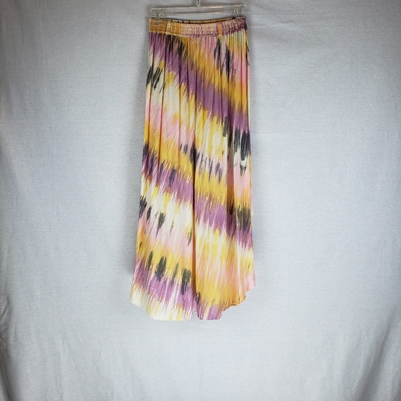 Ladakh Asymmetrical. Multi colored skirt Size 6 - Picture 3 of 5